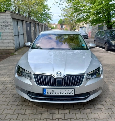 Skoda Superb cena 64000 przebieg: 186000, rok produkcji 2016 z Warszawa małe 106